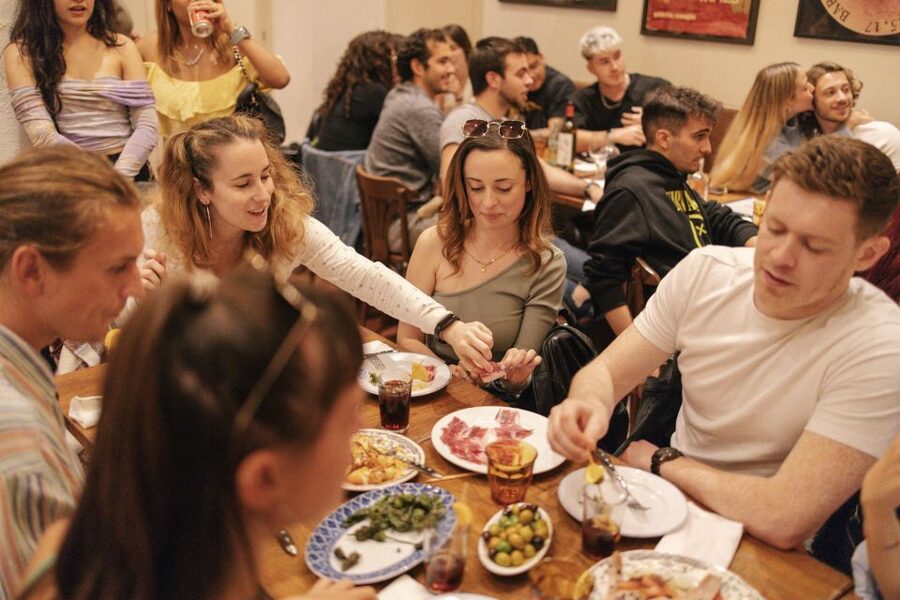 Barcelona: Food Walking Tour with Tapas and Wine - What your guide adds to the old city walk