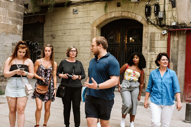 Barcelona Gothic Quarter Tapas & Taverns Food & Wine Tour - Morning or evening: choosing the better time