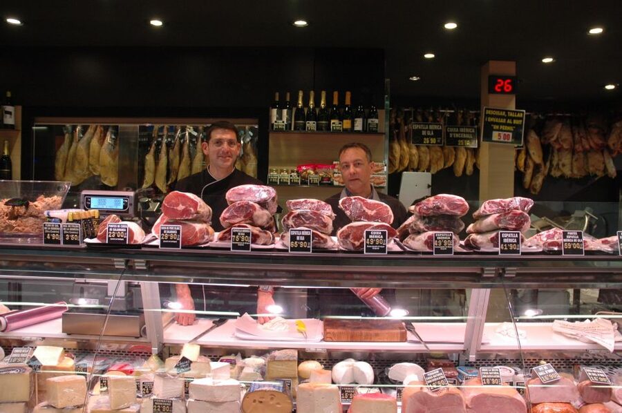 Barcelona Market Food Tour, Local & Artisanal Tastings - Learning the customs of Catalan ham