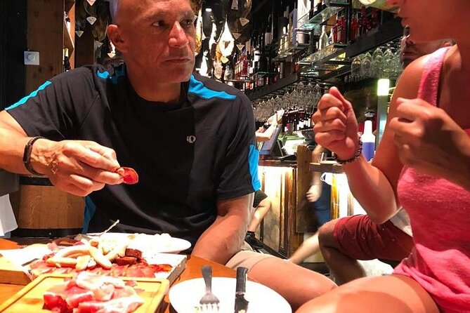 Barcelona´s Lunch or Dinner Tapas Tour: Food, drinks, happiness! - Starting at Plaça de l’Àngel