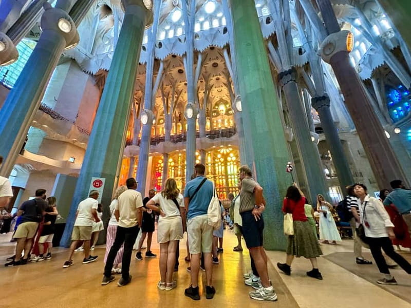 Barcelona: Sagrada Familia, La Pedrera & Cava Tasting Tour - Eixample turns the transfer into sightseeing
