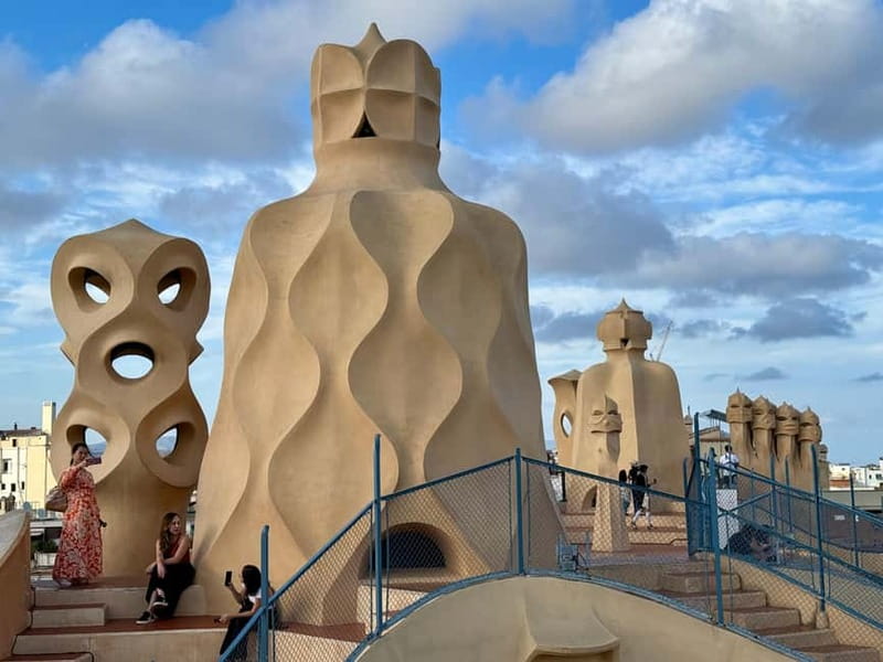 Barcelona: Sagrada Familia, La Pedrera & Cava Tasting Tour - Sagrada Familia is the grand finale