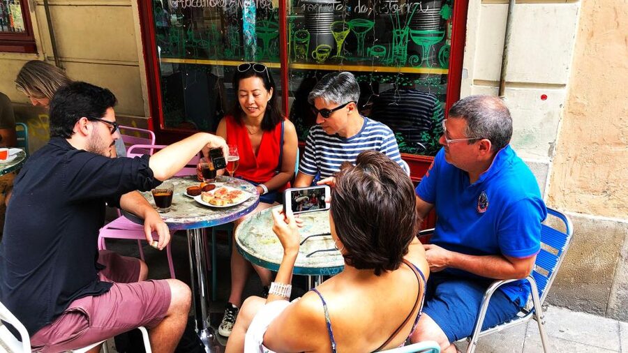 Barcelona: Street Food & Sightseeing Tour with Local Market - Dietary Restrictions and Accessibility