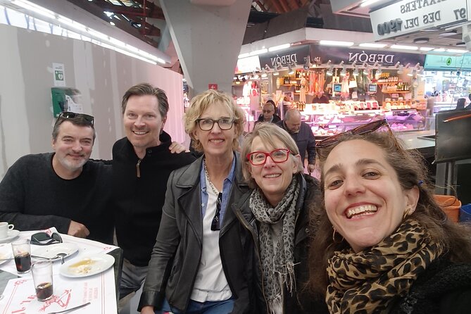 Barcelona tailored tapas & drinks tour with a native guide - Santa Caterina Market and the best time to go
