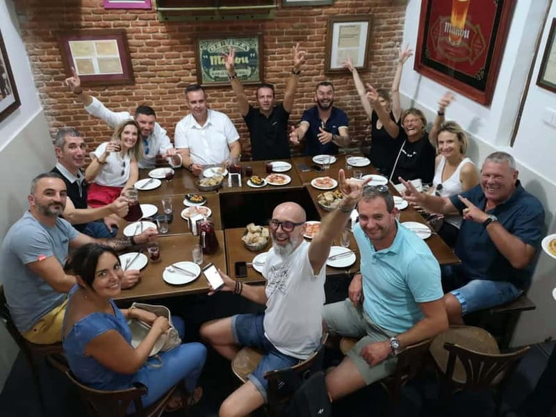 Barcelona Tapas Crawl food & drinks all included - A small group keeps the evening personal