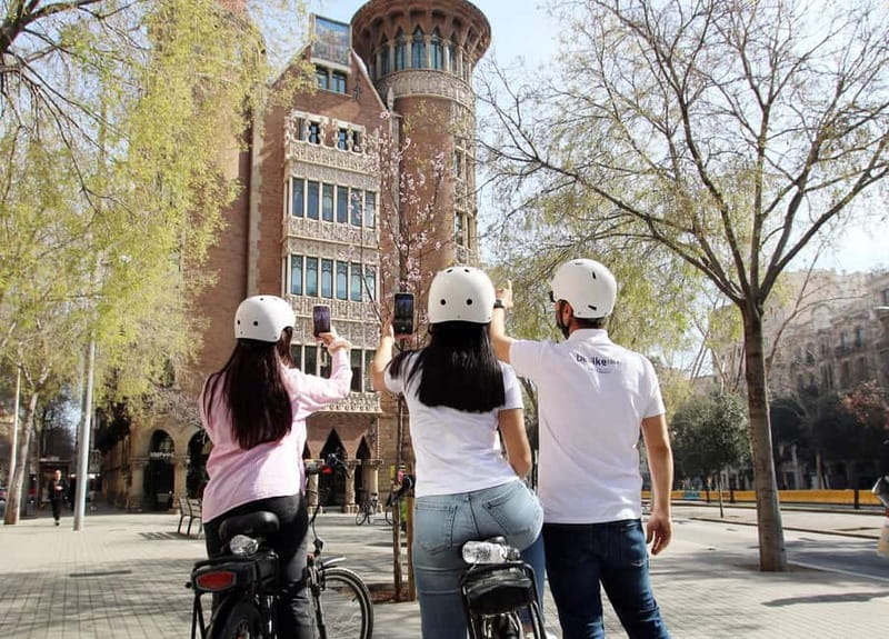 Barcelona: Tapas Tasting Tour by Regular Bike or E-Bike - Why this tour works as a Barcelona introduction