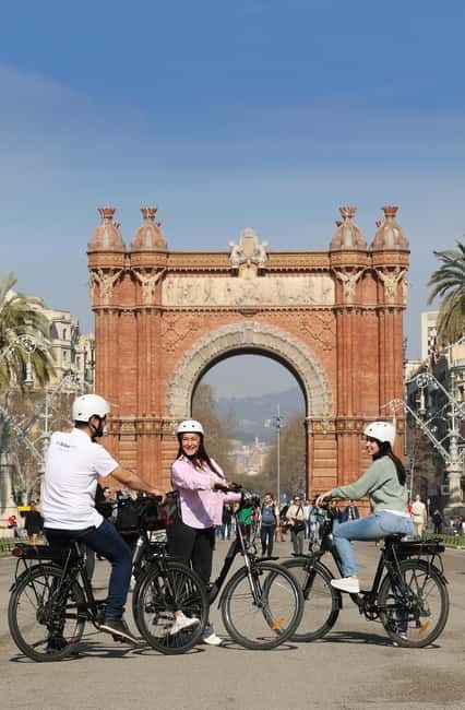 Barcelona: Tapas Tasting Tour by Regular Bike or E-Bike - Eixample streets and Casa Batlló