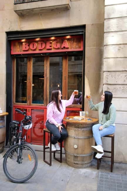 Barcelona: Tapas Tasting Tour by Regular Bike or E-Bike - Guide quality and language choices