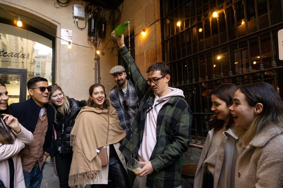 Barcelona: Tapas Tour with Food Tastings and Drinks - Starting at Correus y Telègrafs