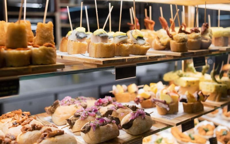 Barcelona: The Ultimate Local Tapas & Drinks Food Tour - Timing, comfort, and practical details