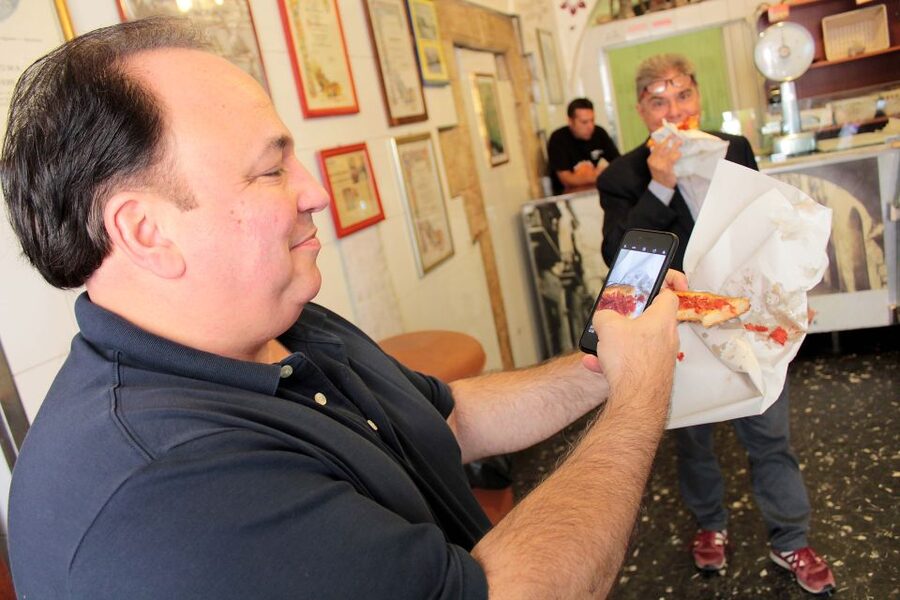 Bari: Rickshaw Street Food Tour - Sgagliozze and panzerotti in the old lanes