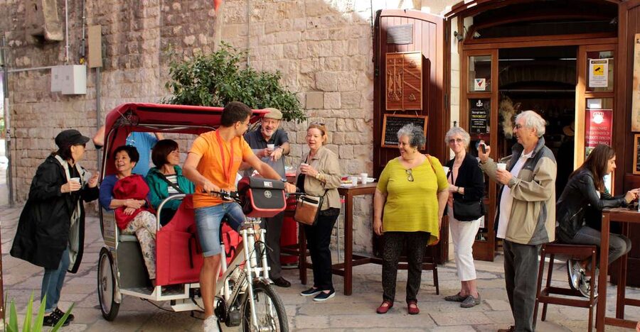 Bari: Rickshaw Street Food Tour - Rolling through Bari Vecchia by rickshaw
