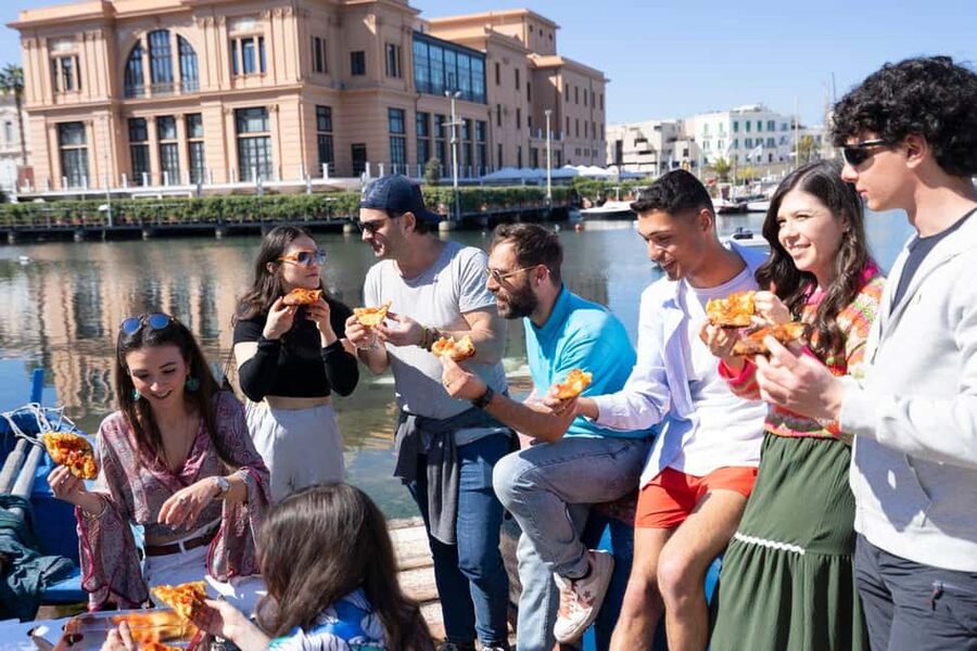 Bari: Walking Street Food Tour - Gelato and the finish along the French quarter