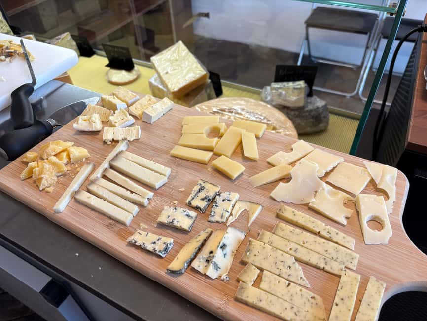Basel: Local Cheese Tasting Tour with a Cheese Sommelier - What you taste during the 35 to 45 minutes