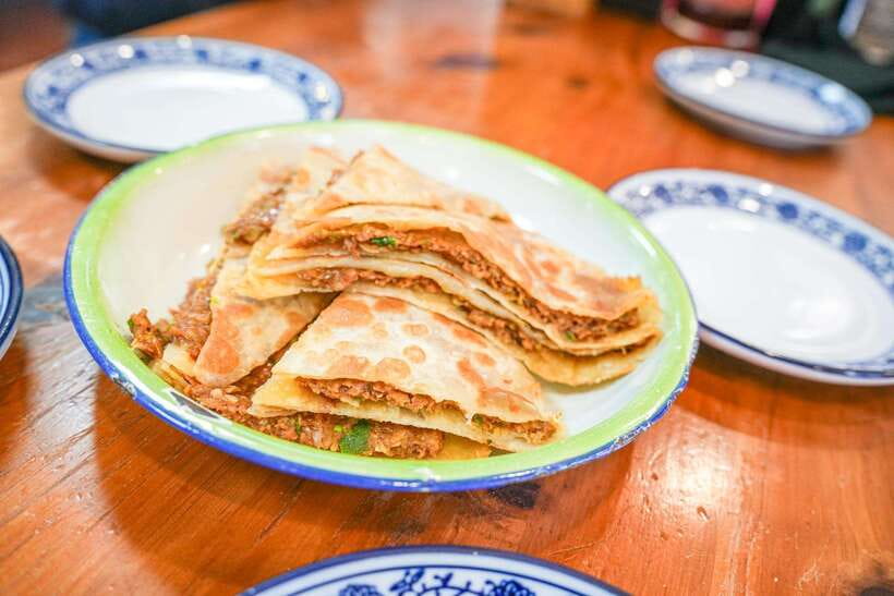 Beijing: Hutong Breakfast Food Tour - Sweets from old Beijing and the imperial table