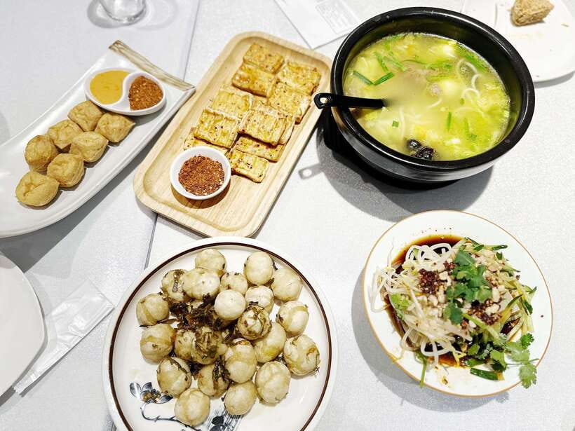 Beijing Hutong Food Crawl Delights: Peking duck, Hotpot&More - Is $80 a fair price for three hours?