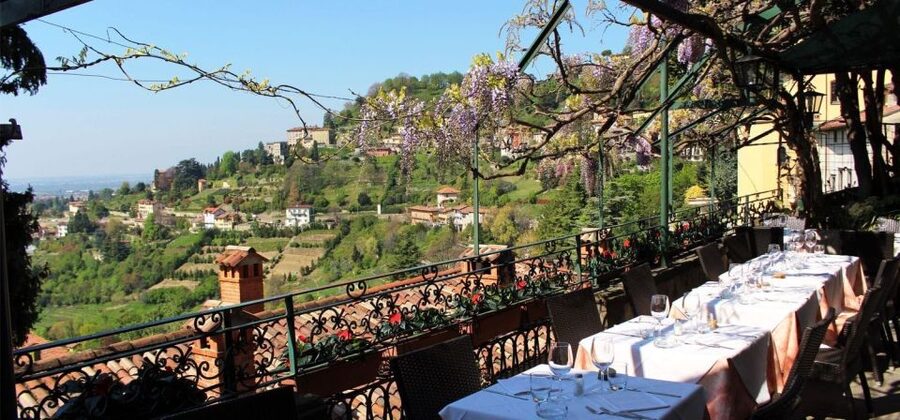 Bergamo: 3.5-Hour Traditional Food Tour - Handmade pasta and Bergamo’s famous casoncelli