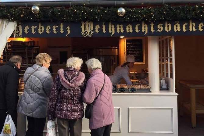 Berlin Christmas Markets with Culinary Tour - Three and a half hours requires a brisk, one-way plan