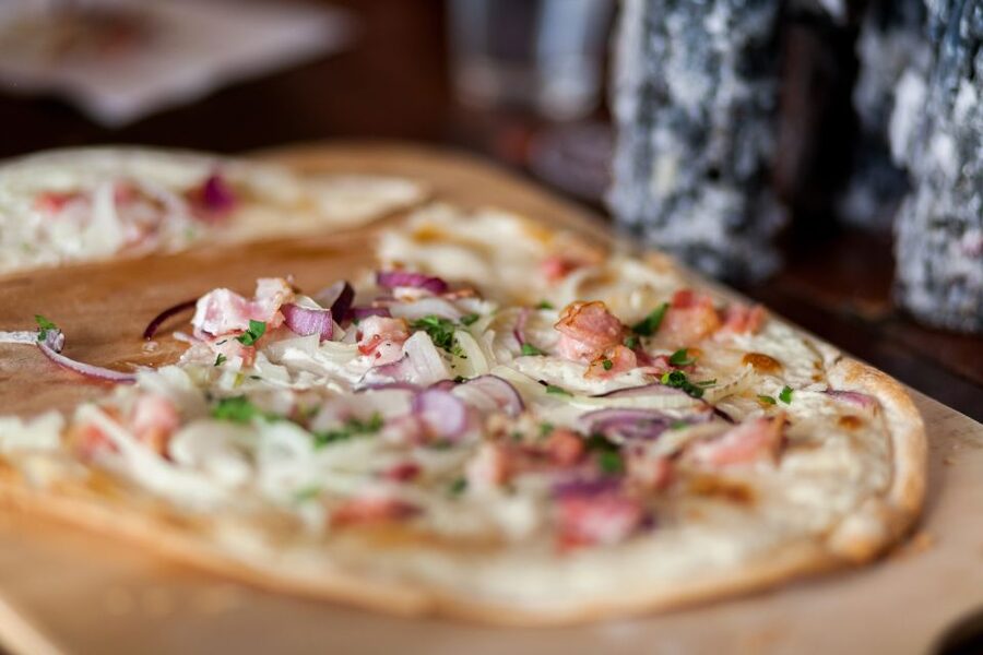 Berlin: Downtown Food Tour with 8 Authentic Local Tastings - Mustafa’s döner gives the tour a strong opening
