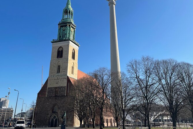 Berlin Food Tour with Full Meal & Drinks by Do Eat Better - Beer tasting near Hackescher Markt