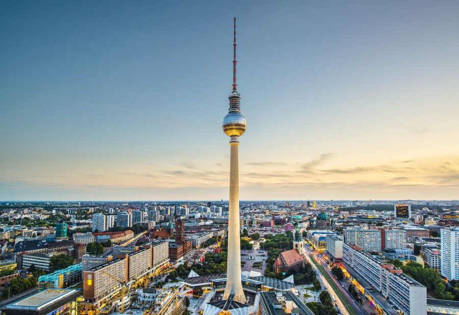 Berlin: Mitte Culinary Food Tour - Berlin Palace And The Limits Of A Short Tour