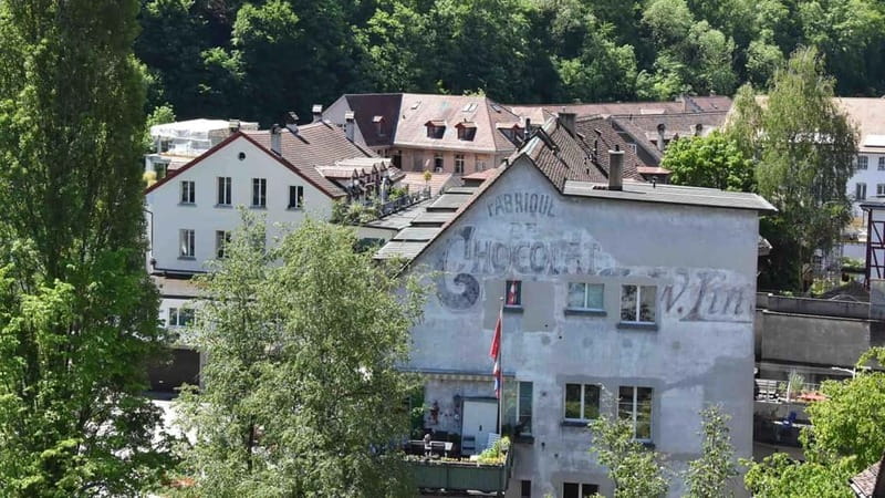 Bern: Chocolate Tasting Tour - Münsterplatz and the city’s grander setting