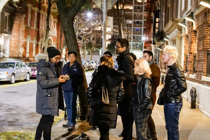 Best of New York Food Tour: 5 dishes plus famous sightseeing! - Fruit Street Sitting Area: a useful pause in the route