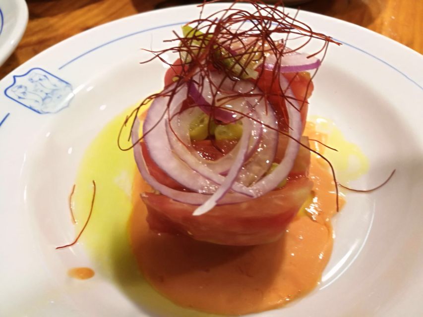 Bilbao: Gastronomic and Cultural Walking Tour with Tastings - Four drinks help pace the meal