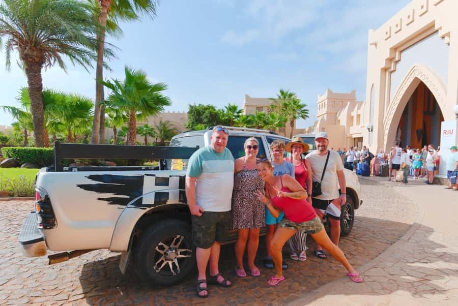 Boa Vista: Shark, Turtles, Cave, Sandboarding & Tasting Tour - Praia Varandinha’s caves and coastal views