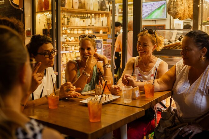Bologna: Dinner, Wine & Tastings Walking Tour - Meeting Neptune before the first glass