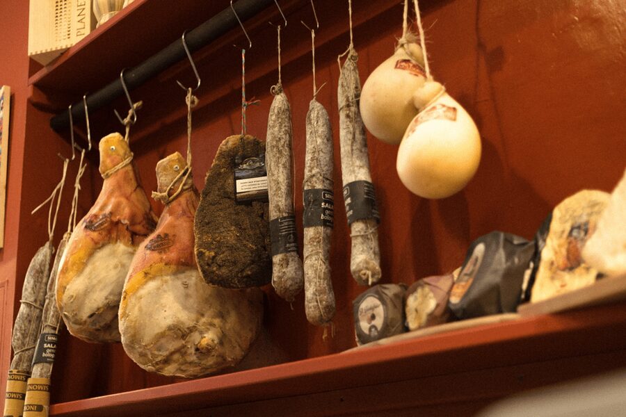 Bologna: Food and Wine Tasting with Interactive Game - Key points at a glance