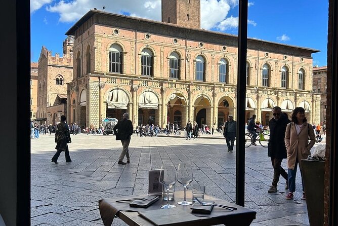 Bologna Food Tour and Enogastronomia Experience with Local Chef - Starting With Coffee And A Bolognese Sweet