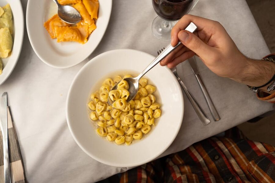 Bologna: Food Tour with Pasta Tasting & Local Specialties - Meeting at Feltrinelli and getting started