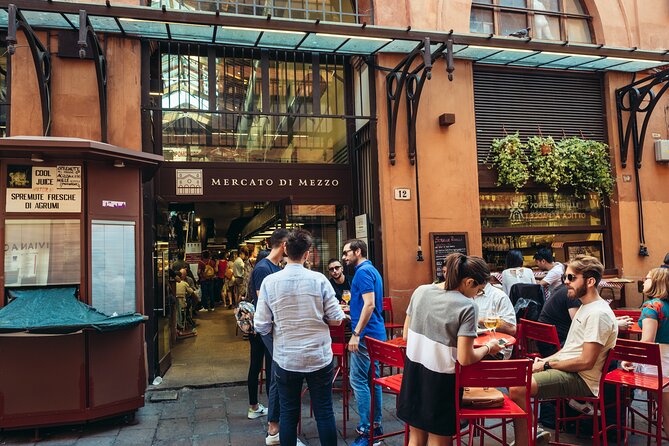 Bologna: Full meal Food Tour with Local Delights by Do Eat Better - What the guides add to the experience
