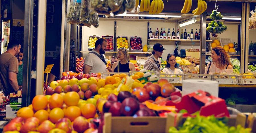 Bologna: Guided Food Markets Tour - The ten-minute walk through Bologna’s old center