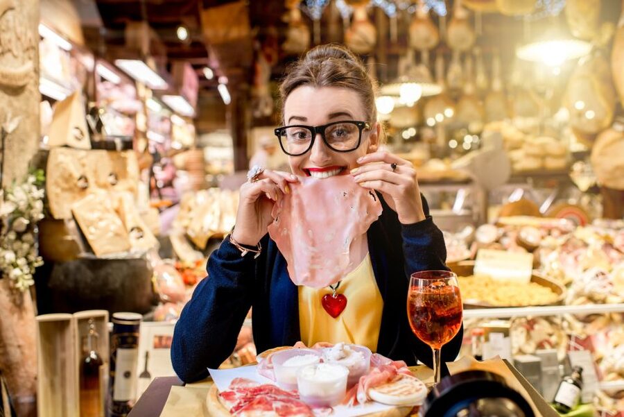 Bologna: Small Group Food market Walking Tour with Tasting - The Two Towers and the Loggia of Merchants