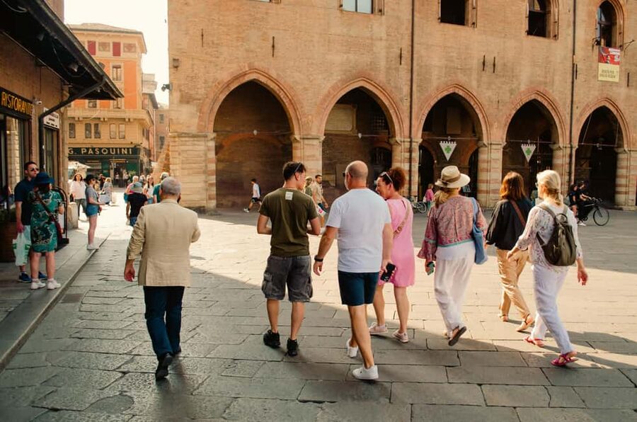 Bologna: Street Food Tour in the Historic Center - Key things to know before you book