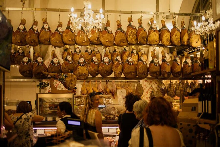 Bologna: Street Food Tour in the Historic Center - Meeting at Neptune’s Fountain