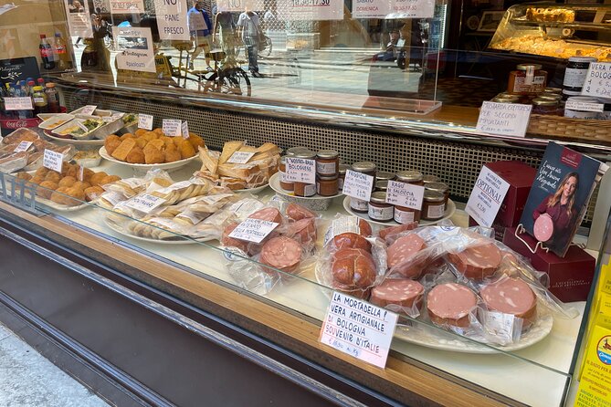 Bologna: Walking Food Tour and Highlights with a Local Guide - Mortadella, bread, and wine near Vicolo Ranocchi