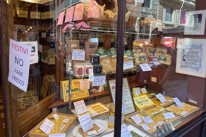 Bologna: Walking Food Tour and Highlights with a Local Guide - What $82 buys you