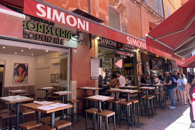 Bologna: Walking Food Tour and Highlights with a Local Guide - Via Drapperie and Bologna’s old food quarter