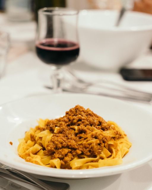 Bologna: Walking Food Tour with a Local Guide - Tortellini, tagliatelle, and a real Bolognese meal