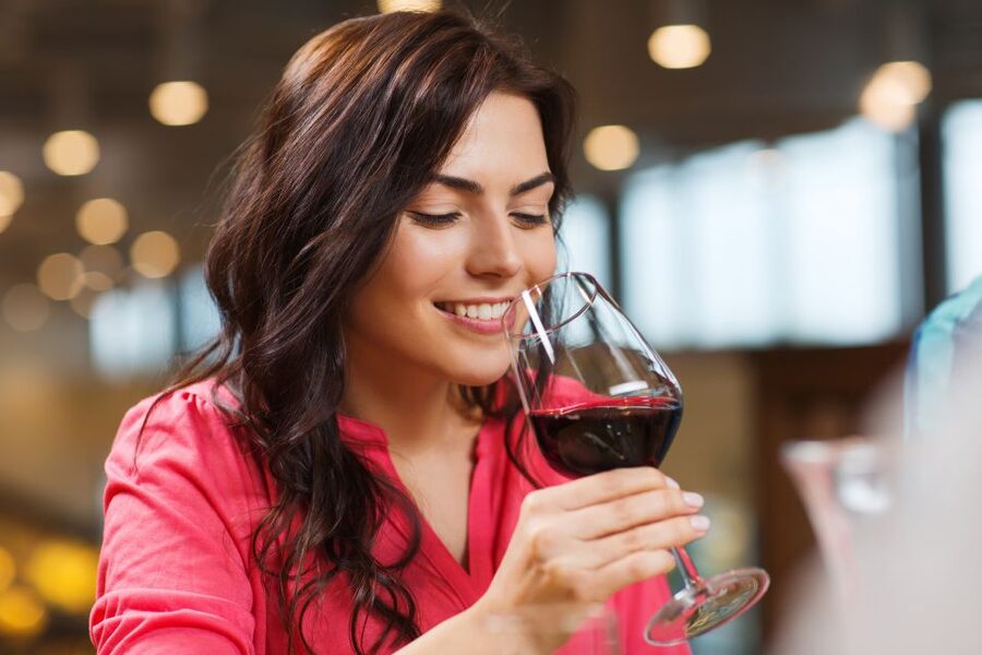 Bologna: Wine Tasting Tour in One of the Oldest Inns - Inside the tasting: three wines and local food