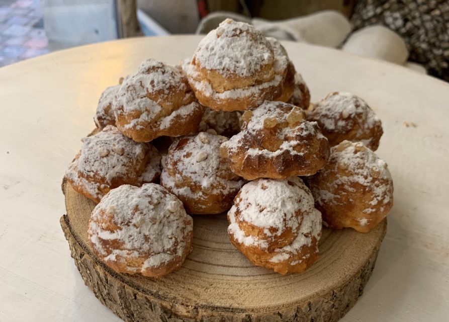 Bordeaux: Chocolate and Pastry Food Tasting Tour - Short walks and useful city sights