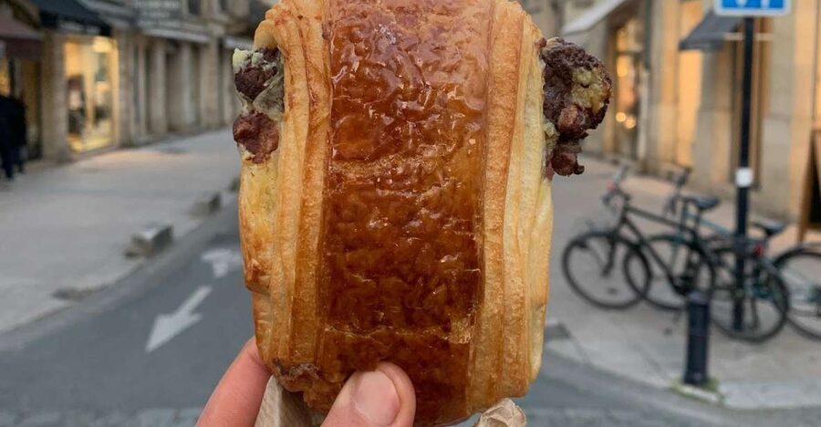 Bordeaux: Chocolate and Pastry Food Tasting Tour - How much food should you expect?
