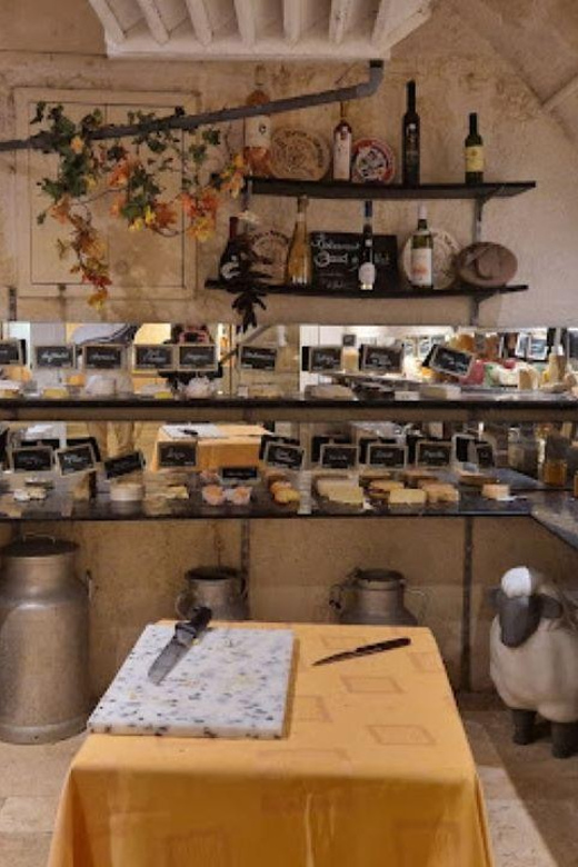 Bordeaux Gourmet Experience: Cheese & Wine Tasting - Entering the Cave of 100 Cheeses