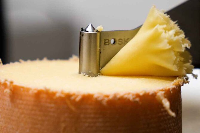 Bordeaux Gourmet Experience : tasting of French cheeses & wines - Who will enjoy this most?