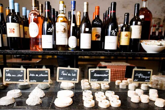 Bordeaux Gourmet Experience : tasting of French cheeses & wines - Three plates, nine cheeses, and one baguette