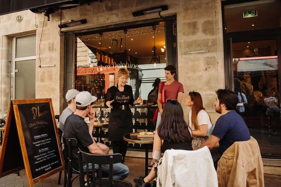 Bordeaux: Guided Food and Wine Tour with Tastings - Croissants, chocolatine, and the work behind French pastry