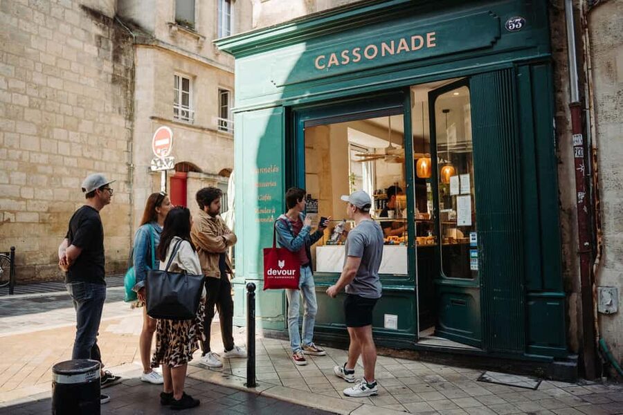 Bordeaux: Guided Food and Wine Tour with Tastings - Chocolate and the Triangle d’Or